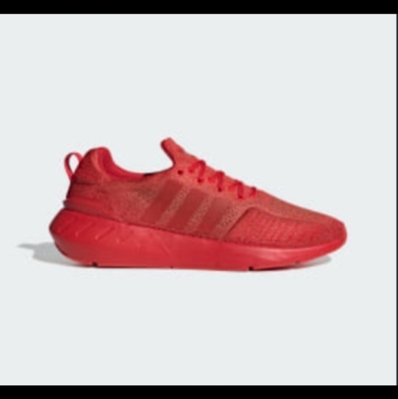 New Adidas Vivid Red Boys size 6 Swift Run 22 Running Shoe - Picture 1 of 3